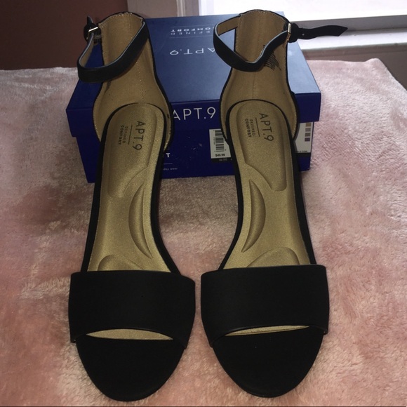 Apt. 9 Black Ankle Strap Heel - Picture 1 of 3